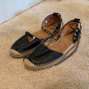 Elegant Black Espadrille Flats with Stud Accents